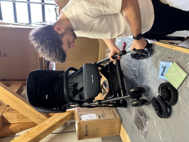 Kontrolle und Zusammenbau des refurbished Produkts