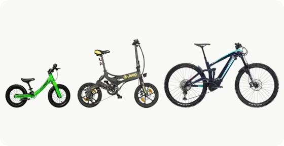 Tre refurbished cykler: en løbecykel til børn, en foldbar elcykel og en elektrisk mountainbike