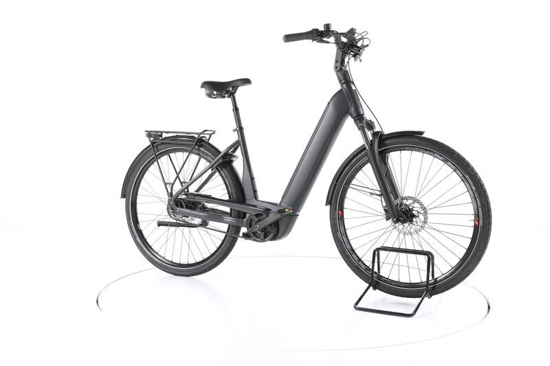 Advanced Tour Pro (2023) | Low Entry | black | 28" | 45 cm | S | < 500 km | 500 Wh 2