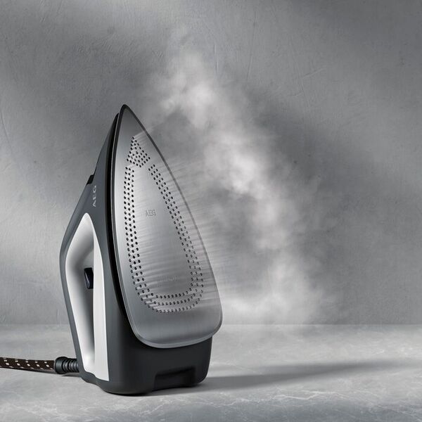 AEG ST6-1-8EG Delicate 6000 Dampfbügelstation | weiß/schwarz 4