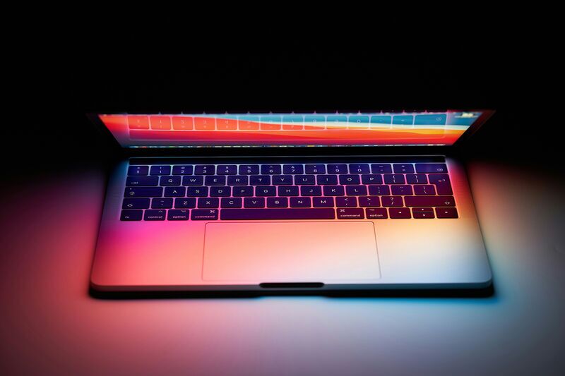 Apple MacBook Air 2020 | 13.3" | M1 | 8 GB | 1 TB SSD | 7-Core GPU | goud | IT, image 3 of 5