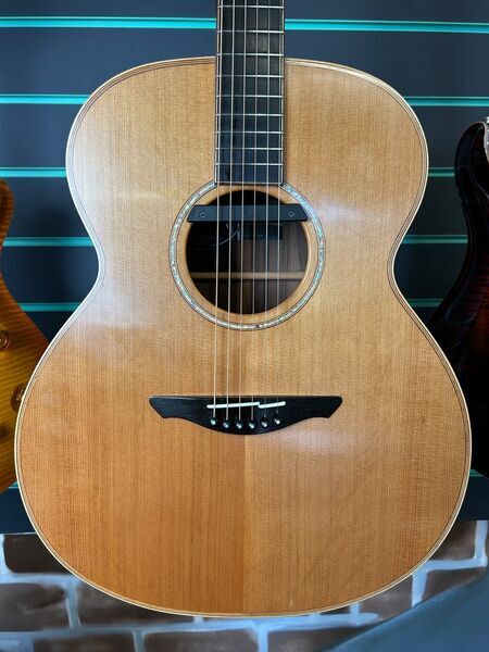 Avalon Ard Ri L1-320 Satin Natural 2014 Jumbo Electro-Acoustic Guitar | Satin Natural, image 4 of 5