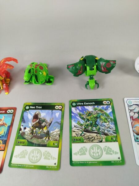 Bakugan Set von 10 Figuren mit Karten | mehrfarbig 4