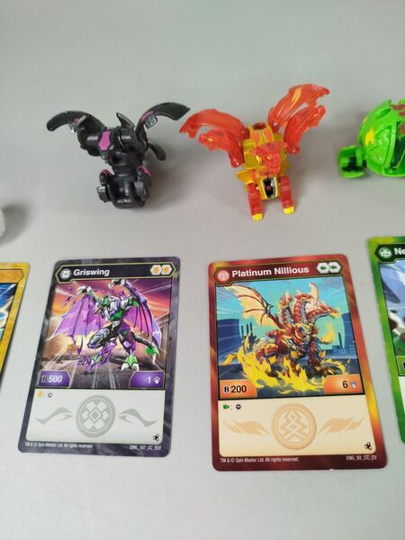Bakugan Set von 10 Figuren mit Karten | mehrfarbig 5
