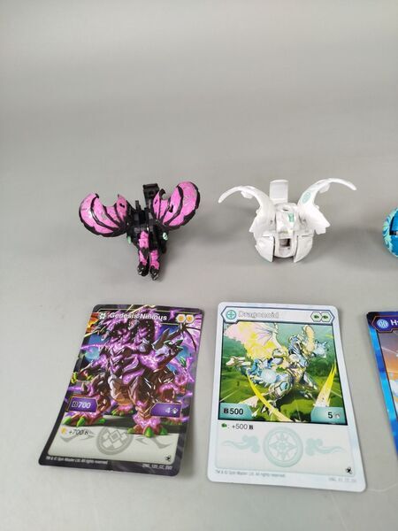 Bakugan Set von 6 Figuren & Karten - Dragonoid, Nillious, Hydorous | mehrfarbig 4