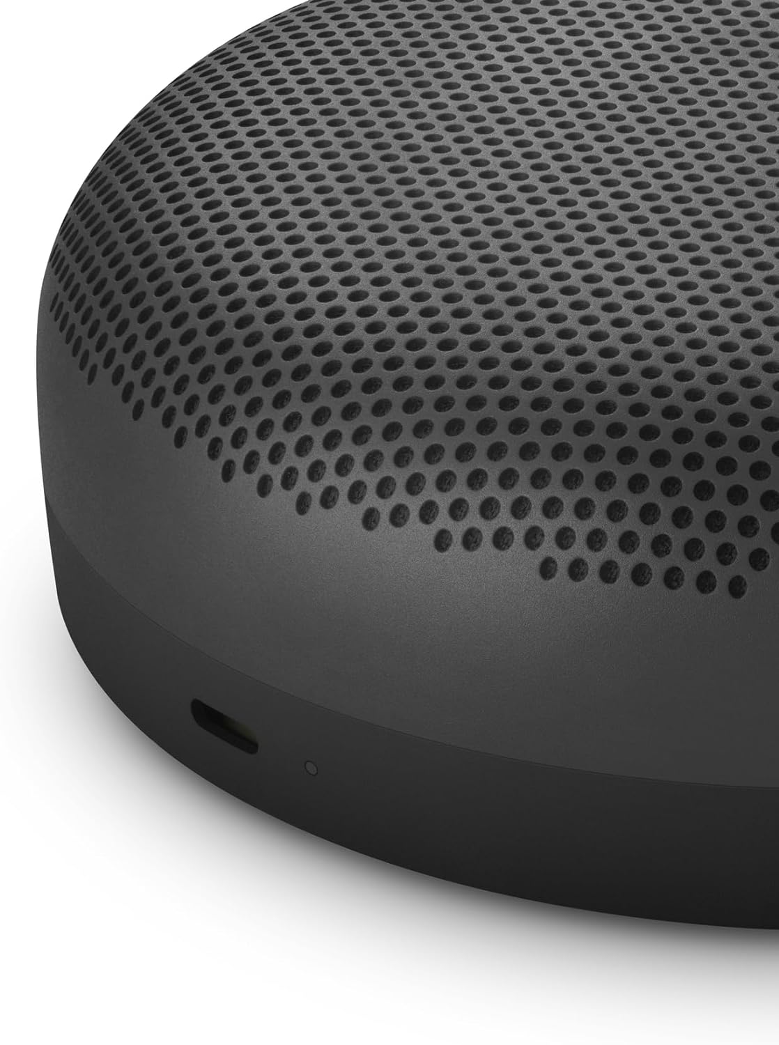 美品使用僅　BANG&OLUFSEN BEOSOUND A1 2ND BLACK Bang & Olufsen Beosound A1 (2nd Gen) Smart Speaker Review