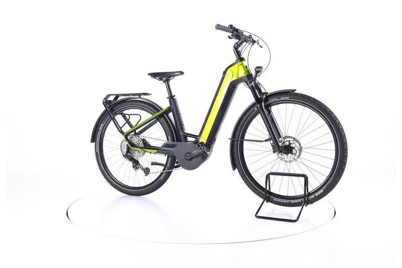 Bergamont E-Ville SUV Tour (2022) | Tiefeinsteiger | lindgrün/metall | 28" | 50 cm | 100 - 500 km 5