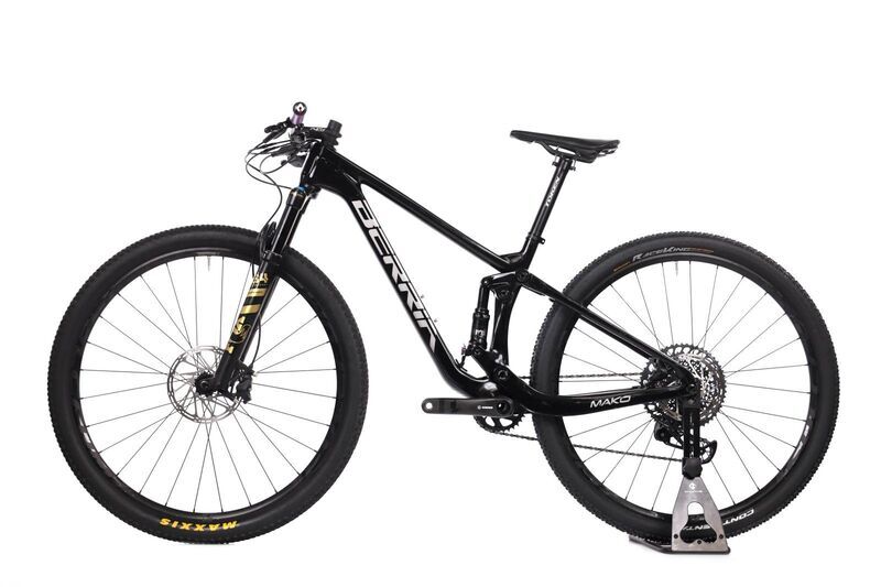 Berria Mako 8 (2022) | Diamant | schwarz | 29" | S 3