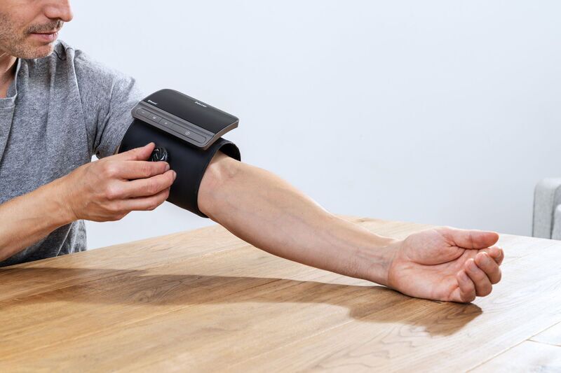 Beurer BM 81 easyLock Blood pressure monitor | black 4