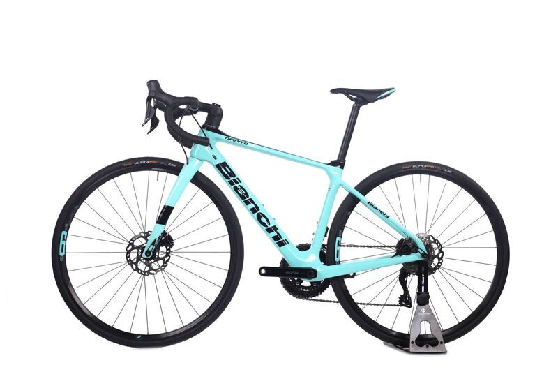 Bianchi Infinito XE (2023) | Diamant | blau | 27.5" | 47 cm | Shimano 105 BR-R7170 | Shimano 105 Di2 3