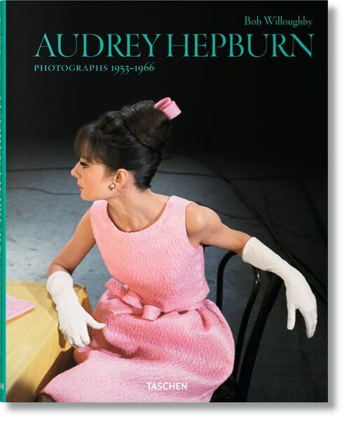 Bob Willoughby. Audrey Hepburn. Photographs 1953–1966 | hvid, image 1 of 5