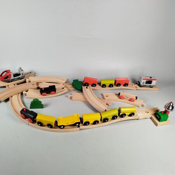 BRIO Holz-Eisenbahn Set mit Zügen & Zubehör | mehrfarbig 1