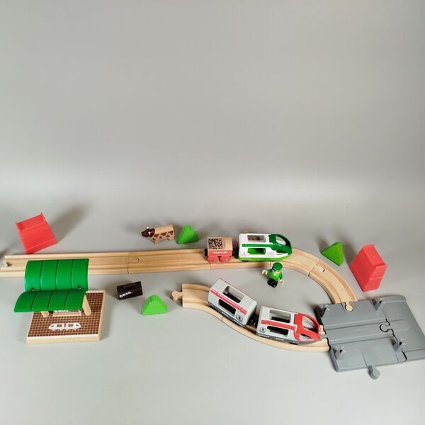 BRIO Holzeisenbahn Set - Züge, Schienen, Figuren & Zubehör | mehrfarbig 5