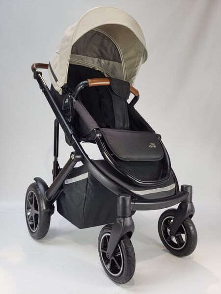 Britax sippy cup Smile III 2-in-1 stroller | black/beige, image 2 of 5