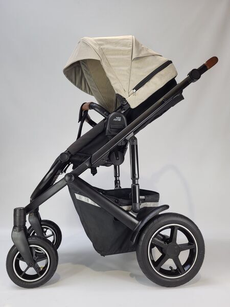 Britax sippy cup Smile III 2-in-1 stroller | black/beige, image 4 of 5