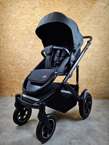 Britax Römer Smile III Kinderwagen | black 3