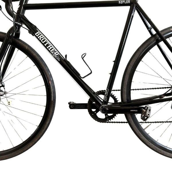 Brother Kepler (2023) | Diamant | schwarz | 60 cm | L | < 100 km 5