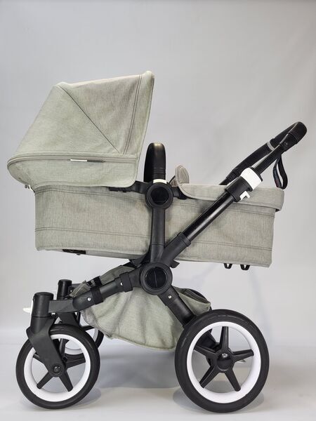 Bugaboo ezel 2 Twin 2-in-1 kinderwagen | schwarz/hellgrau, image 2 of 5
