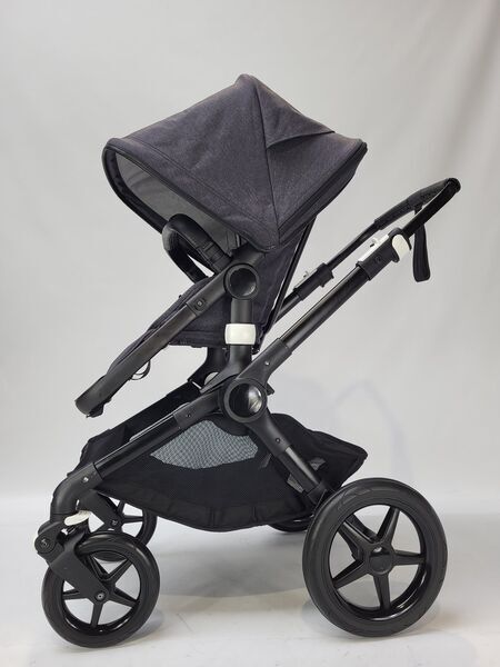 Bugaboo Fox 2 carrinho de bebé 2 em 1 | preto/cinza escuro, image 4 of 5
