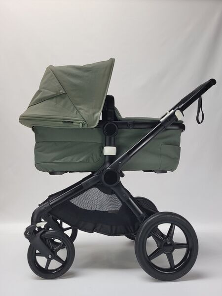Bugaboo Fox 3 combination stroller | black/green, image 5 of 5