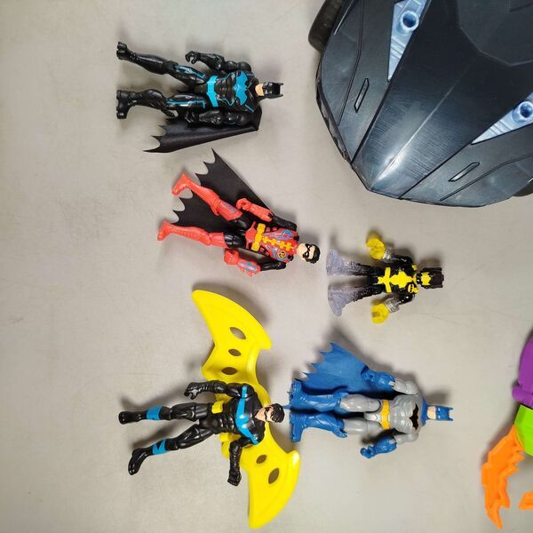 Bundle Batman Set von 8 Actionfiguren & Batmobile Fahrzeugee | multicolored, image 2 of 5