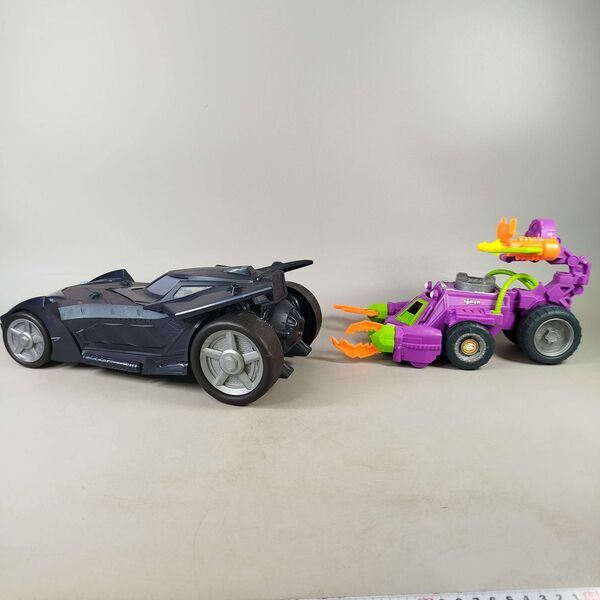 Bundle Batman Set von 8 Actionfiguren & Batmobile Fahrzeugee | multicolored, image 4 of 5