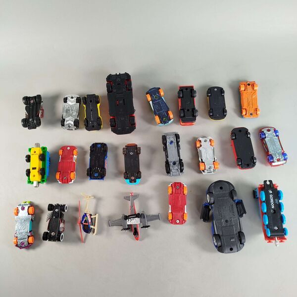 Bundle Set von 23 Autos Flugzeuge & Zügee | multicolored, image 2 of 2