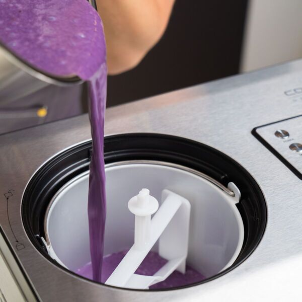 Caso IceCreamer 2-in-1 ice cream maker and yogurt maker | silver/black 3