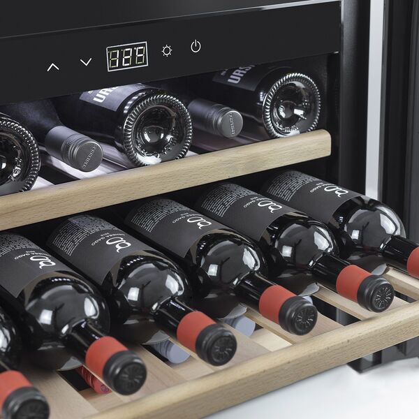 Caso WineSafe 18 EB Wine refrigerator | 627 | black 3