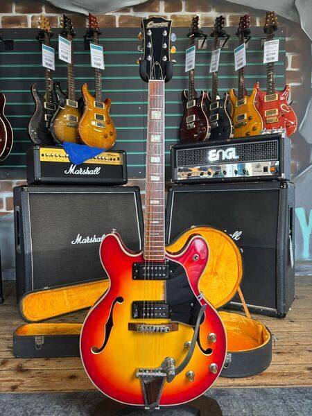 Commodore N25 semi-hollow 1972 Japan Vintage electric guitar | Vintage, image 1 of 5
