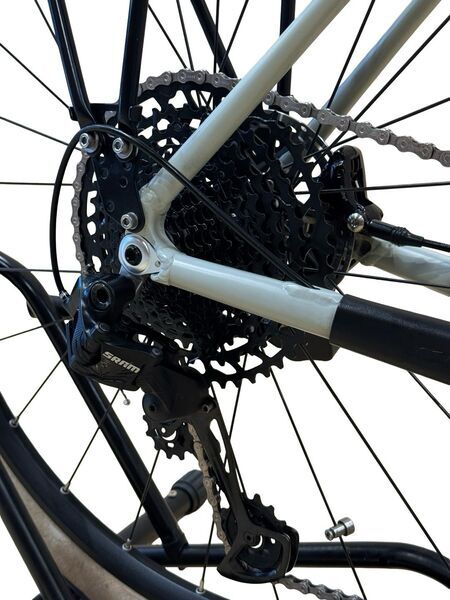 Corratec E-Allroad LTD | pilka | 28" | 56 cm | 500 - 3000 km, image 4 of 5