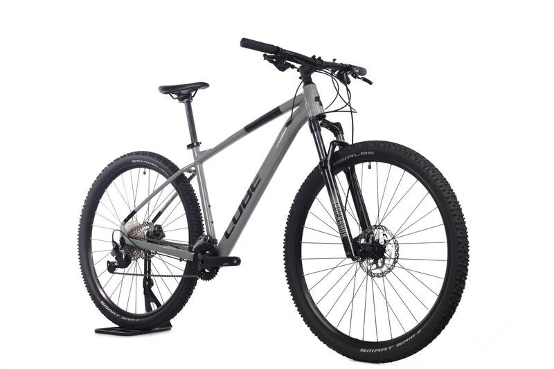 Cube Attention 29 (2023) | Diamant | grau | 29" | L 2