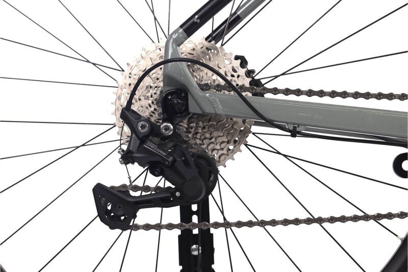 Cube Attention 29 (2023) | Diamant | grau | 29" | L 5