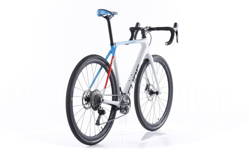 Cube Cross Race C:62 SL (2022) | Diamant | grau/blau/rot | 28" | 56 cm | Schwalbe schwarz 2