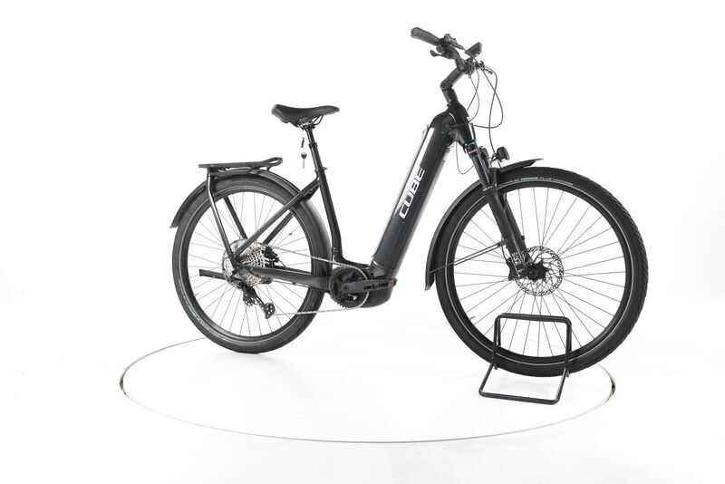 Cube Kathmandu Hybrid 2023 | zwart | 28" | 50 cm | > 3000 km, image 2 of 5