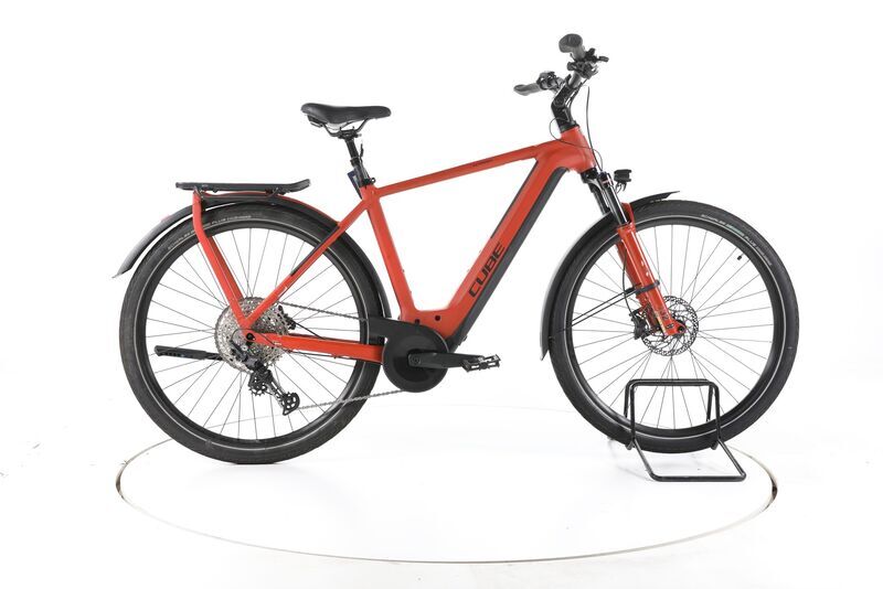Cube Kathmandu Hybrid 2023 | rood | 28" | 54 cm | 500 - 3000 km, image 1 of 5