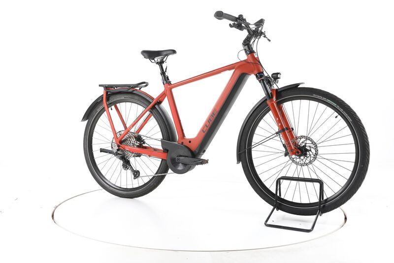 Cube Kathmandu Hybrid 2023 | rood | 28" | 54 cm | 500 - 3000 km, image 2 of 5