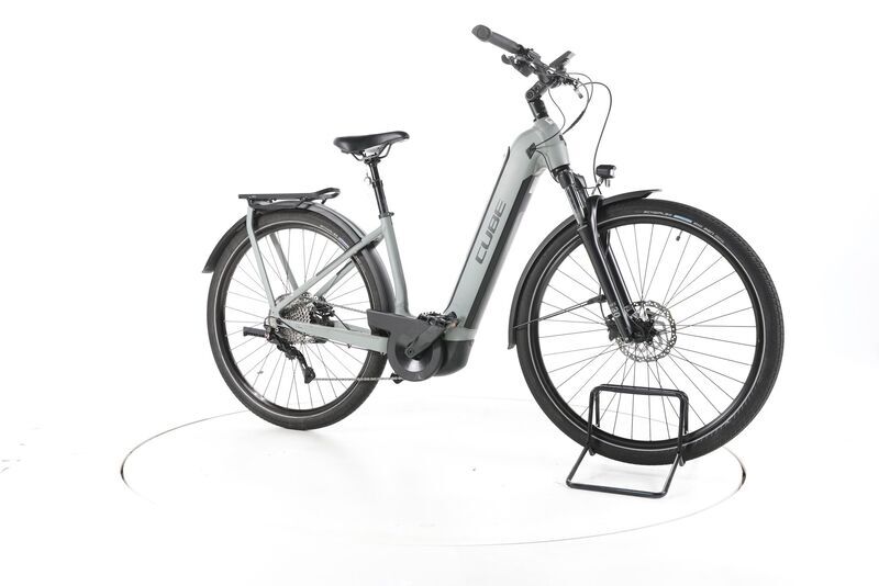 Cube Kathmandu Hybrid ONE 2023 | cinzento | 28" | 51 cm | 500 - 3000 km, image 1 of 4