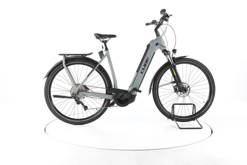 Cube Kathmandu Hybrid ONE 2023 | šedá | 28" | 58 cm | 500 - 3000 km, image 1 of 5