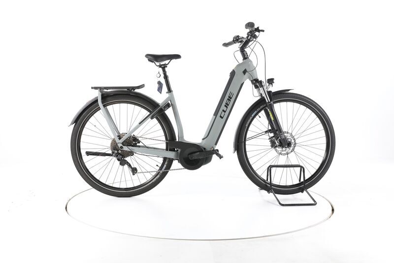 Cube Kathmandu Hybrid ONE 2023 | grey | 28" | 50 cm | < 500 km, image 1 of 4