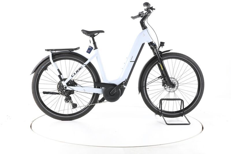 Cube Kathmandu Hybrid One 2025 | branco | 28" | M | < 500 km, image 1 of 5