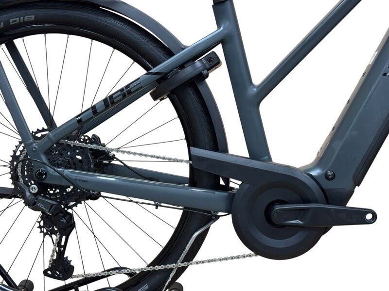 Cube Kathmandu Hybrid One 600 2025 | grey | 28" | S | <500 km 2