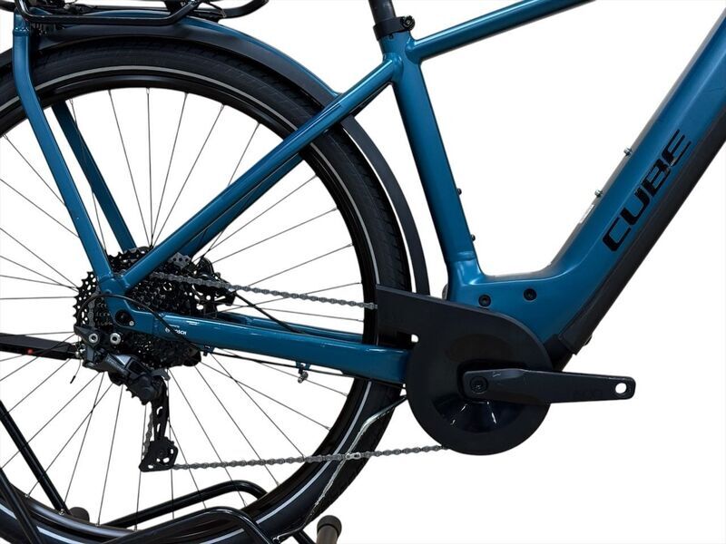 Cube Kathmandu Hybrid One 625 2023 | blue | 28" | S | <500 km 2