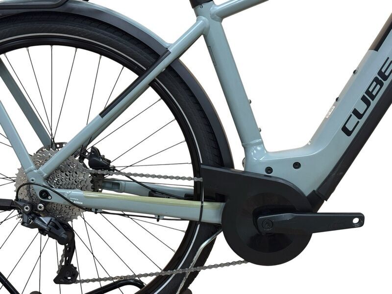 Cube Kathmandu Hybrid One 625 2023 | grey | 28" | S | 500 - 3000 km 2