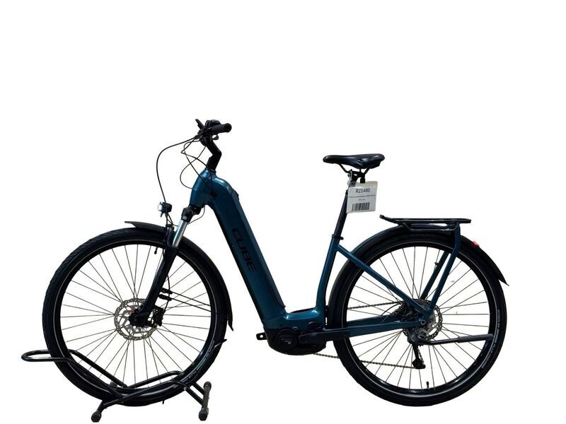 Cube Kathmandu Hybrid One 625 2023 | blue | 28" | 46 cm | > 3000 km, image 2 of 5
