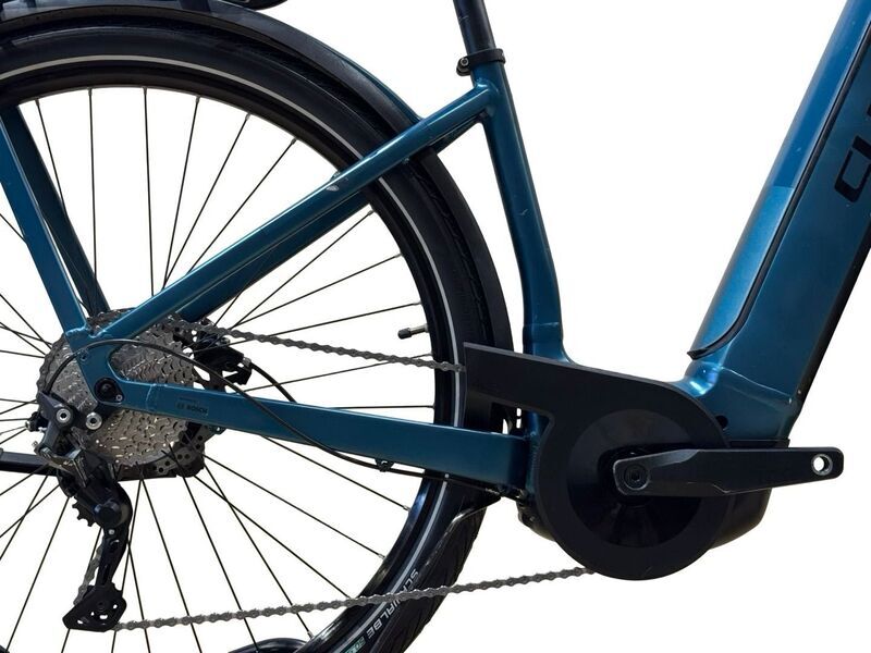 Cube Kathmandu Hybrid One 625 2023 | blue | 28" | 46 cm | > 3000 km, image 3 of 5