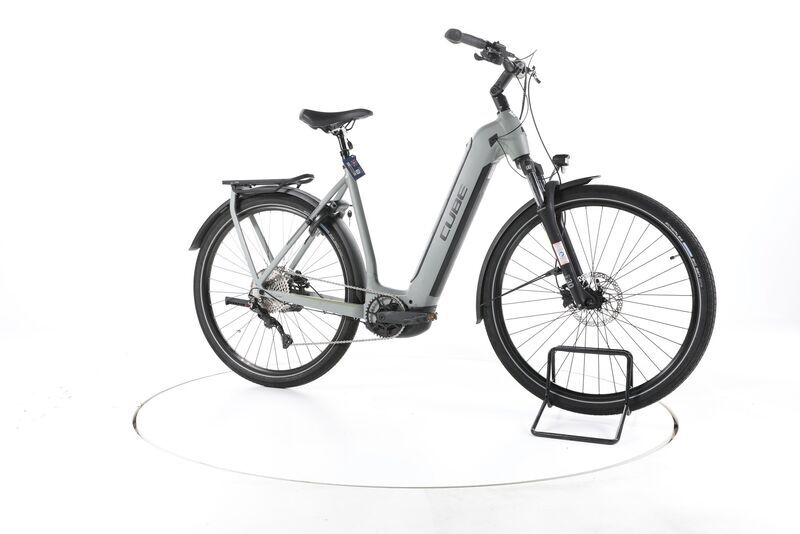 Cube Kathmandu Hybrid ONE 750 / Easy Entry 58 cm / L / swampgrey´n´black 2023 | grey | 28" | 58 cm | 500 - 3000 km, image 2 of 5