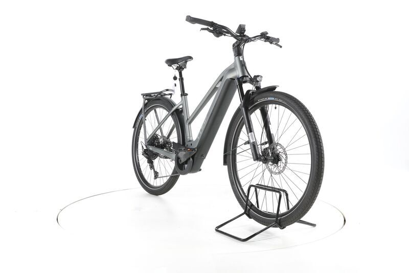 Cube Kathmandu Hybrid Pro 2023 | grey | 28" | 50 cm | < 500 km 2