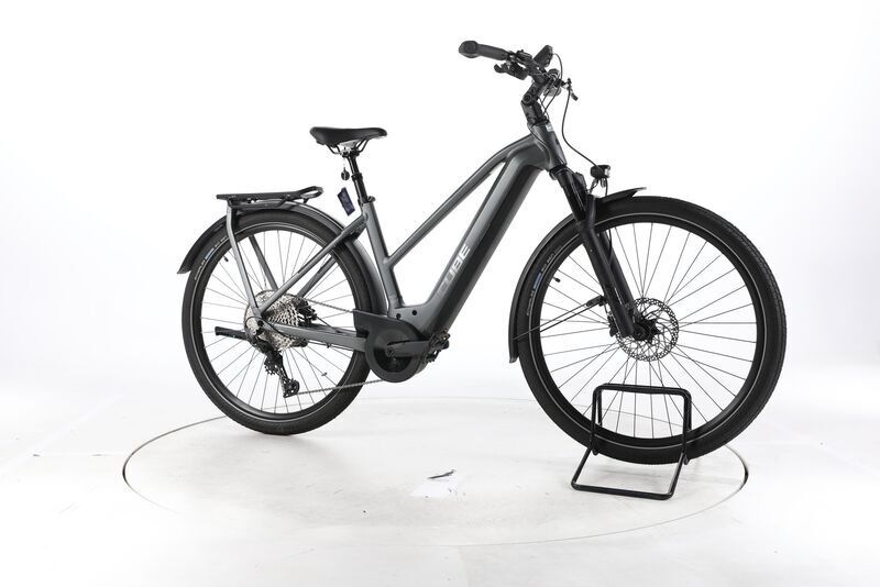 Cube Kathmandu Hybrid Pro 2023 | šedá | 28" | 50 cm | < 500 km, image 2 of 5