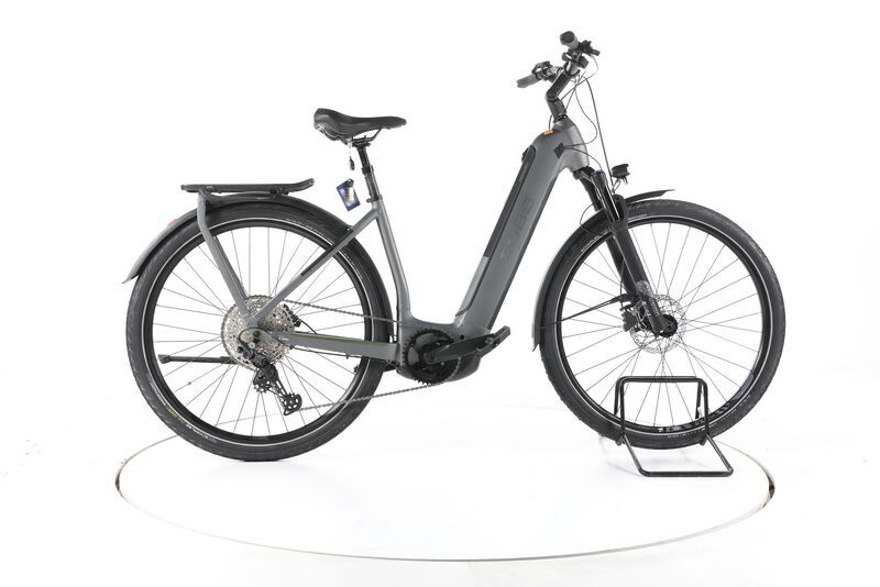 Cube Kathmandu Hybrid for 2023 | grey | 28" | 50 cm | 500 - 3000 km, image 1 of 5